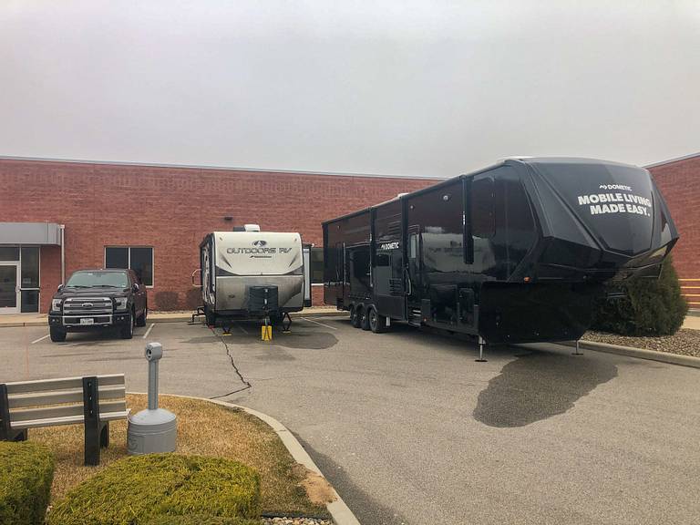 Dometic 5th Wheel RV