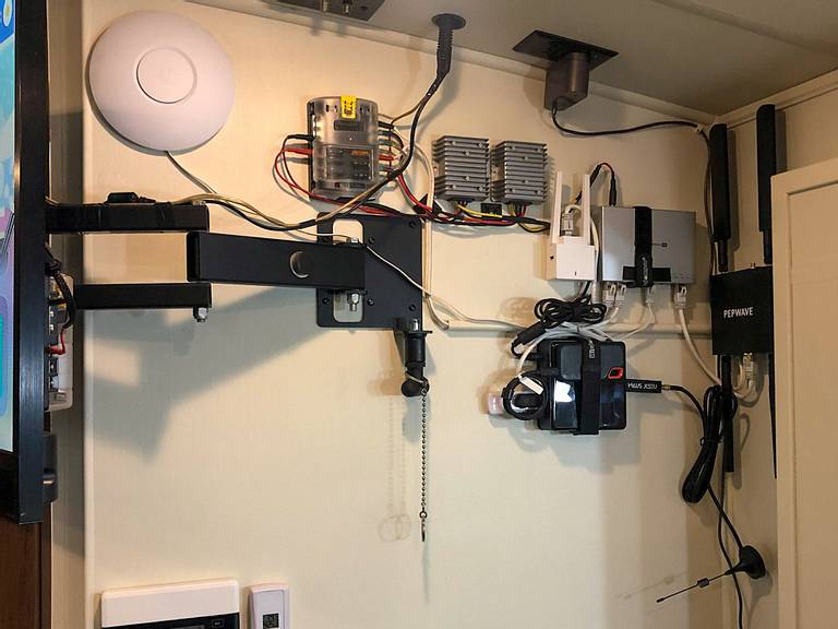 Wyze Cam Outdoor Base Station