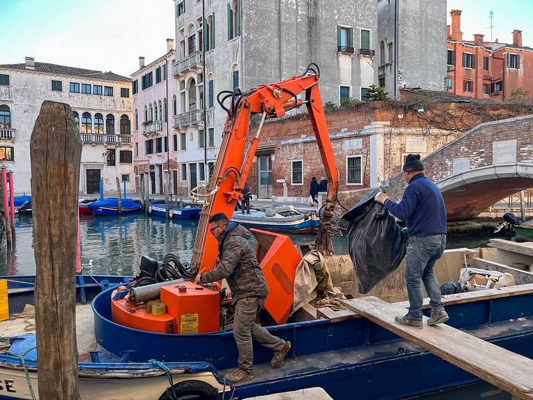 Boat Excavator