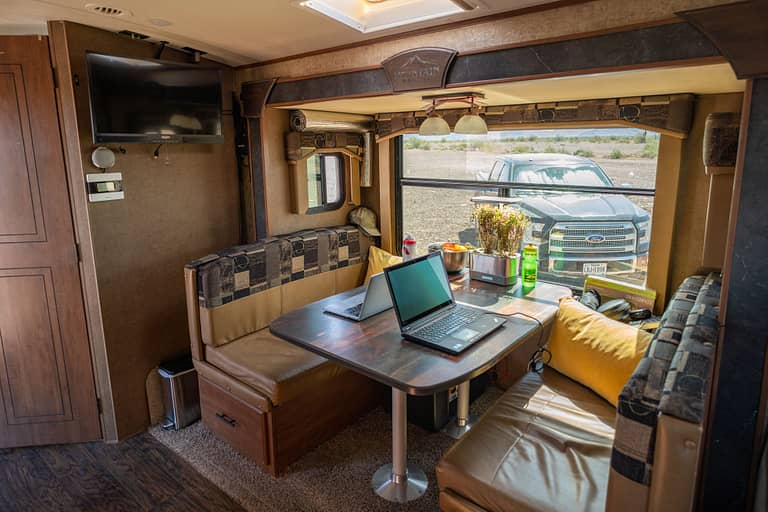 Outdoors RV 21RBS Dinette