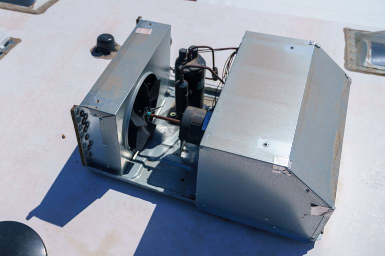 Coleman Mach 3 Plus