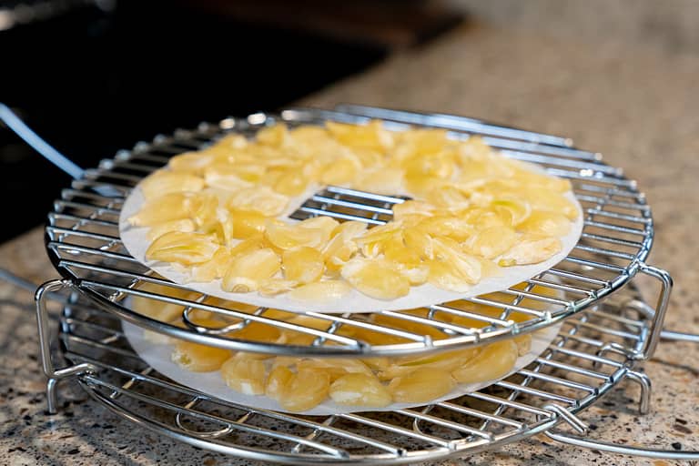Sliced Garlic to Dehydrate