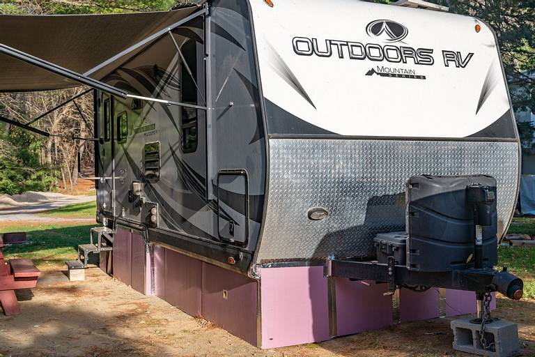 RV Skirting with Foam Insulation Board
