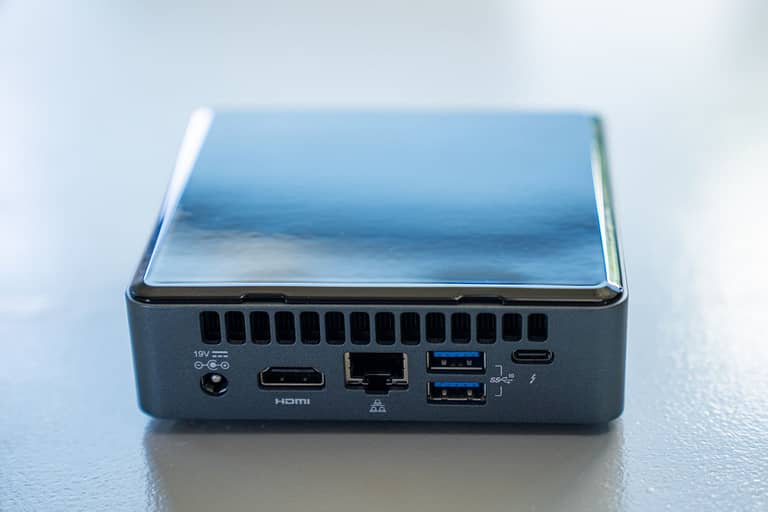 Intel NUC8i3BEK
