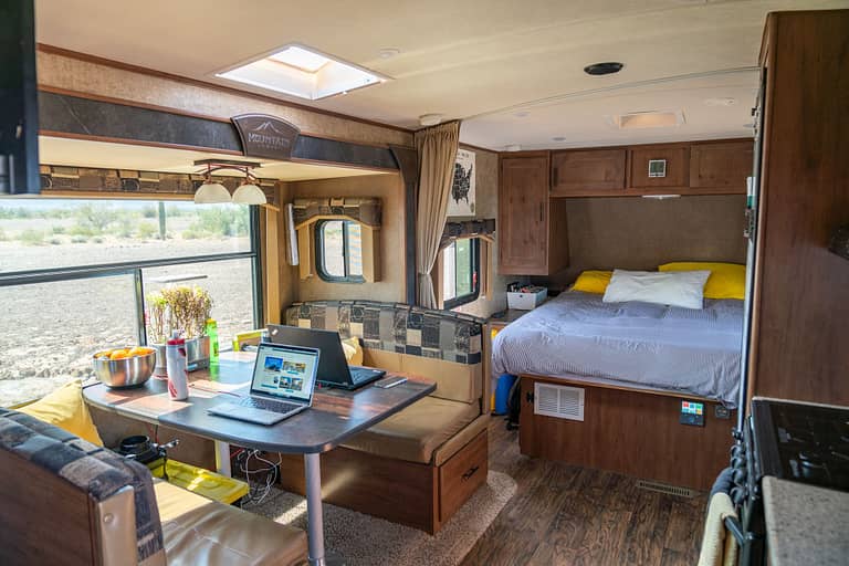 Outdoors RV 21RBS